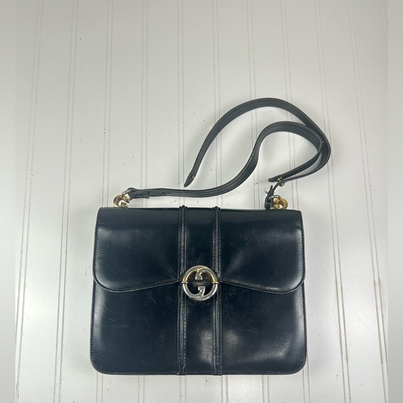 Gucci Black Leather Shoulder Bag with Gold Accent - Picture 14 of 14